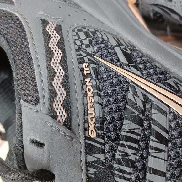 Saucony Excursion Trail Running Shoes Grey Black Peach Run Anywhere Grid Size 8 - Picture 16 of 16